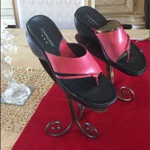 Covington Red Brown Leather Wedge Thong Sandals